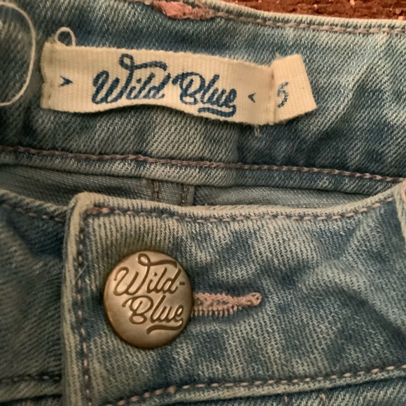 Skinny destroyed denim in light blue - Picture 4 of 5